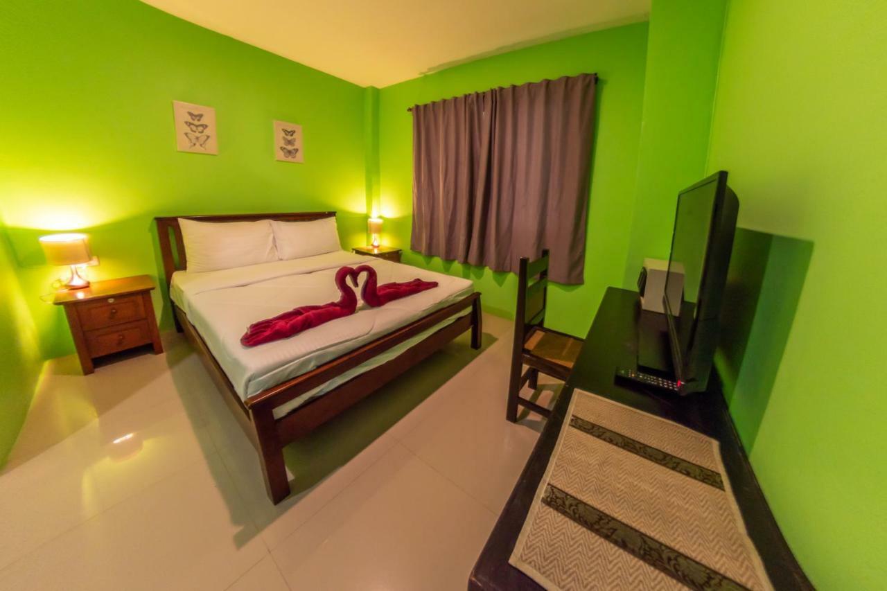 Enrico Hostel Patong Екстер'єр фото