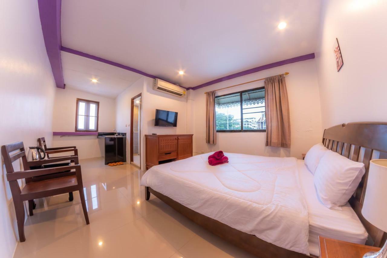 Enrico Hostel Patong Екстер'єр фото