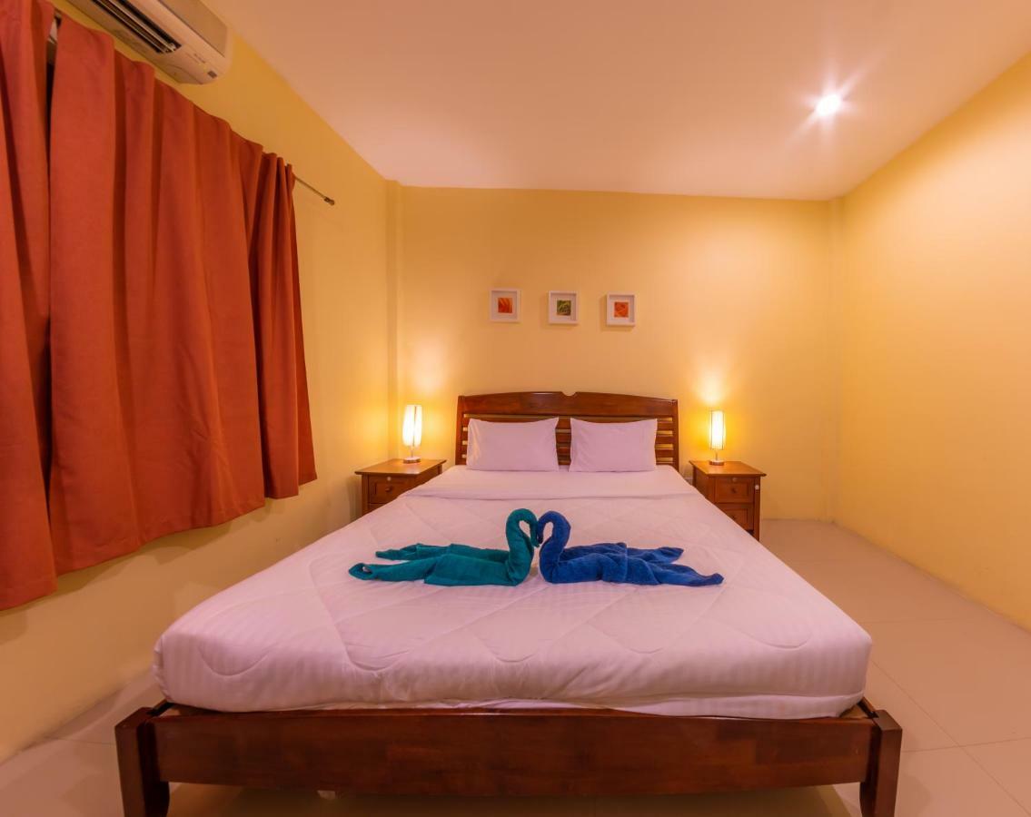 Enrico Hostel Patong Екстер'єр фото